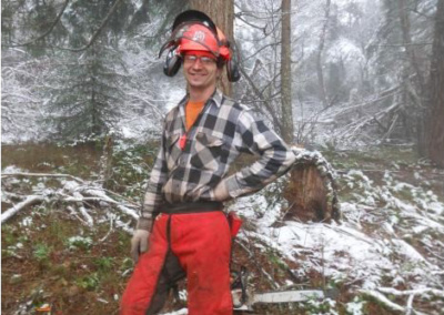 GEW’s logging safety professional inspecting cutters