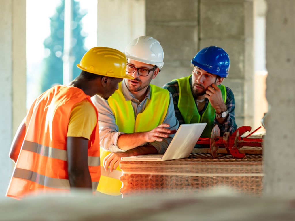 steel workers, concrete, formwork
